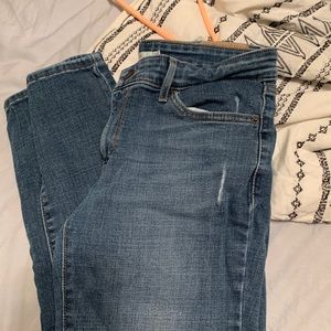 711 LEVI JEANS SZ 29